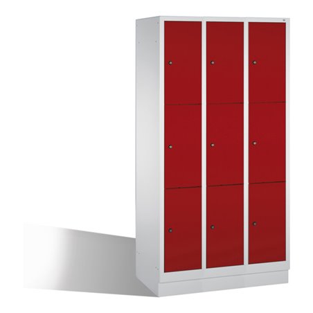 C+P Fächerschrank Classic auf Sockel, 9 Fächer, H1800xB900xT500mm Front Rubinrot Korpus Lichtgrau