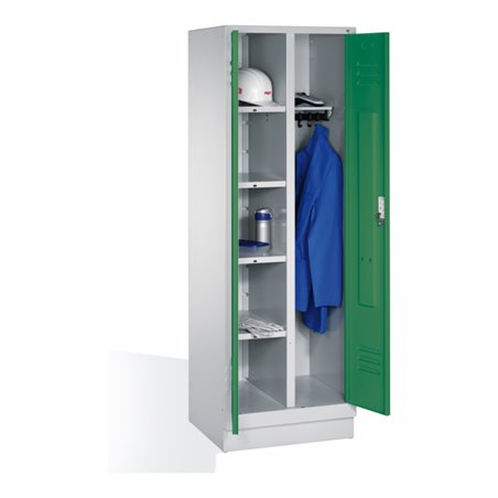 C+P Wäsche-Spind Classic auf Sockel, 2 Abteile, H1850xB610xT500mm Front Resedagrün Korpus Lichtgrau