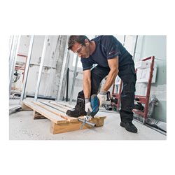 Bosch Akku-Säbelsäge GSA 18 V-LI C mit 2 x 5,0 Ah Li-Ion Akku L-BOXX