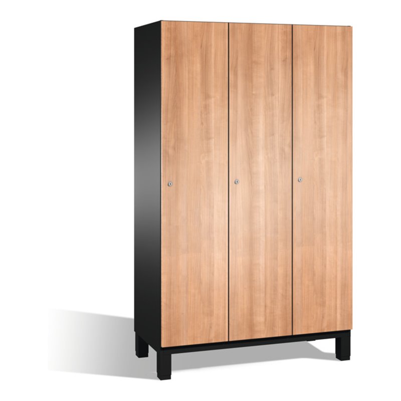 C+P Umkleidespind Cambio auf Füßen, 3 Abteile, H1980xB1200xT525mm Korpus Schwarzgrau