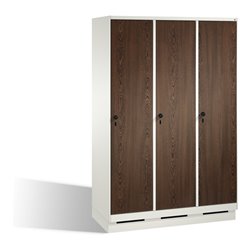 C+P Umkleidespind Evolo auf Sockel, 3 Abteile, H1800xB1200xT500mm Korpus Reinweiß