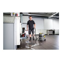 KÄRCHER Akku-Nass- und Trockensauger, Typ: NT22AP