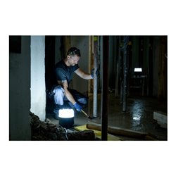 Brennenstuhl Mobiler 360° LED Baustrahler 50W, 5300 lm, 5m Kabel, spritzwassergeschützte Steckdose, IP54