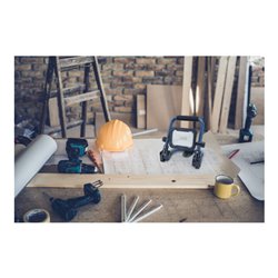 Ansmann 10 W wiederaufladbarer Luminary LED Strahler, 800 Lumen FL800R