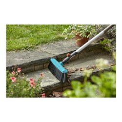 GARDENA combisystem-Komplettangebot (Straßenbesen + Fugenbürste M + Stiel)