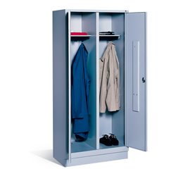 C+P Doppelspind Classic auf Sockel 2 Abteile Front Lichtgrau Korpus Lichtgrau