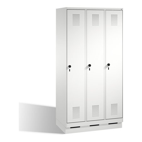 C+P Umkleidespind Evolo auf Sockel 3 Abteile Front Lichtgrau Korpus Lichtgrau