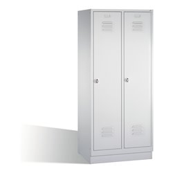 C+P Umkleidespind Classic auf Sockel 2 Abteile Front Lichtgrau Korpus Lichtgrau