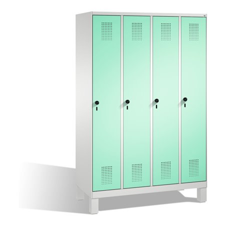 C+P Umkleidespind Evolo auf Füßen 4 Abteile Front Lichtgrün Korpus Lichtgrau