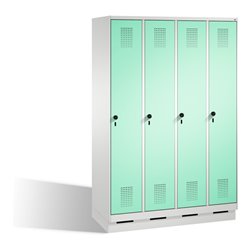 C+P Umkleidespind Evolo auf Sockel 4 Abteile Front Lichtgrün Korpus Lichtgrau