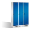C+P Umkleidespind Evolo auf Sockel 3 Abteile Front Enzianblau Korpus Lichtgrau