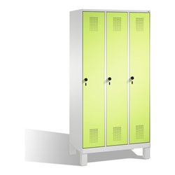 C+P Umkleidespind Evolo auf Füßen 3 Abteile Front Viridingrün Korpus Lichtgrau