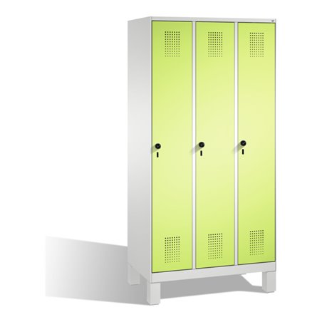 C+P Umkleidespind Evolo auf Füßen 3 Abteile Front Viridingrün Korpus Lichtgrau