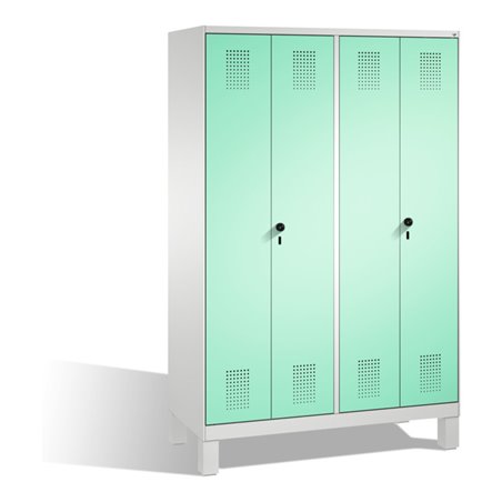 C+P Doppelspind Evolo auf Füßen 4 Abteile Front Lichtgrün Korpus Lichtgrau