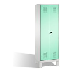 C+P Doppelspind Evolo auf Füßen 2 Abteile Front Lichtgrün Korpus Lichtgrau