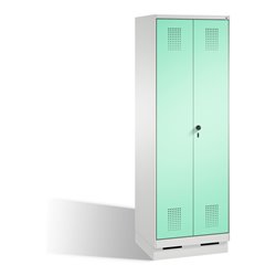 C+P Doppelspind Evolo auf Sockel 2 Abteile Front Lichtgrün Korpus Lichtgrau