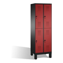 C+P Doppelstockspind Evolo auf Füßen 4 Fächer Front Rubinrot Korpus Schwarzgrau