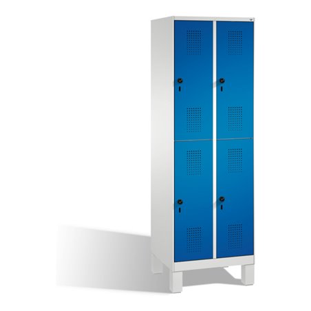C+P Doppelstockspind Evolo auf Füßen 4 Fächer Front Enzianblau Korpus Lichtgrau