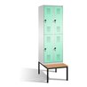 C+P Doppelstockspind Evolo mit Sitzbank 4 Fächer Front Lichtgrün Korpus Lichtgrau