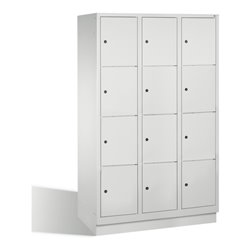 C+P Fächerschrank Classic auf Sockel 12 Fächer Front Lichtgrau Korpus Lichtgrau