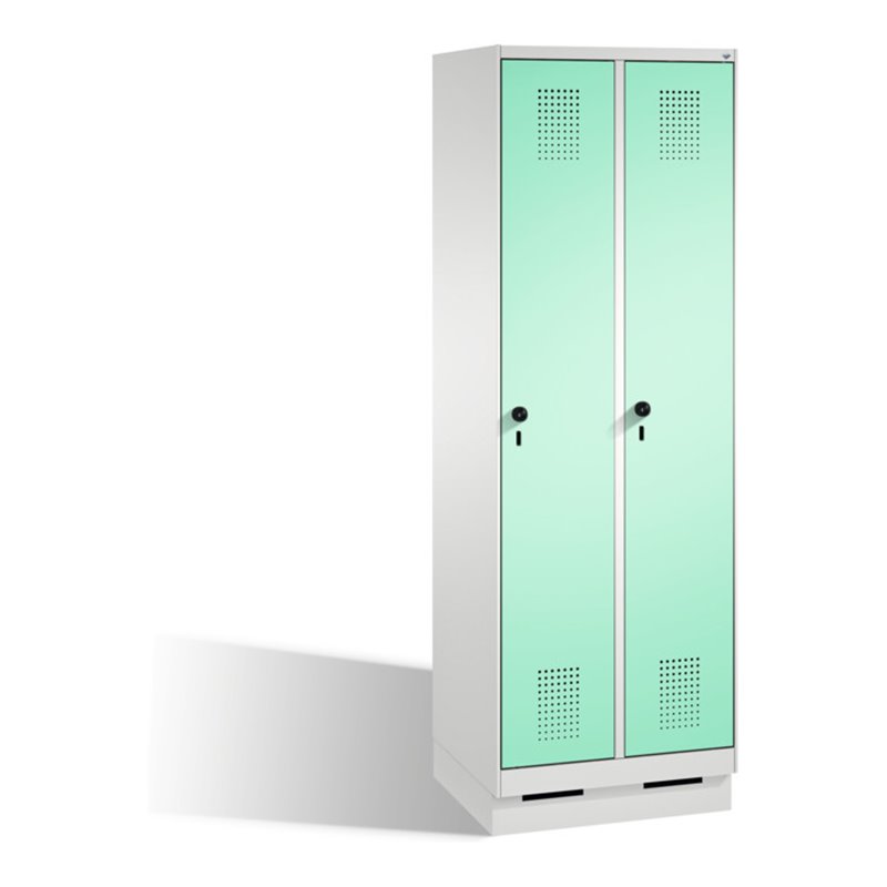 C+P Umkleidespind Evolo auf Sockel 2 Abteile Front Lichtgrün Korpus Lichtgrau