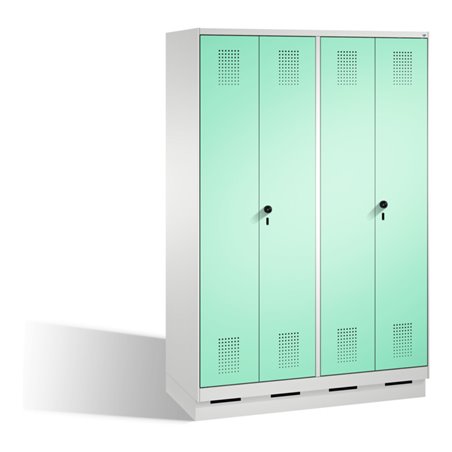 C+P Doppelspind Evolo auf Sockel 4 Abteile Front Lichtgrün Korpus Lichtgrau