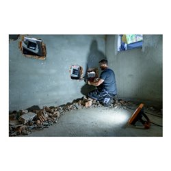 Brennenstuhl professionalLINE LED Baustrahler X 12050 M mit spritzwassergeschützter Steckdose / Arbeitsstrahler 115W mit 5m RN-K