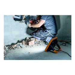 Brennenstuhl professionalLINE LED Baustrahler X 12050 M mit spritzwassergeschützter Steckdose / Arbeitsstrahler 115W mit 5m RN-K