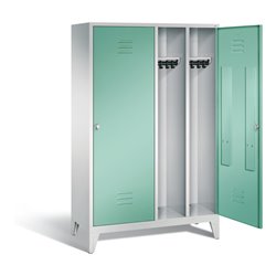 C+P Schwarz-Weiss-Spind Classic, H1850xB1190xT500mm, Front Lichtgrün, Korpus Lichtgrau (8210-40)