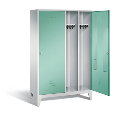 C+P Schwarz-Weiss-Spind Classic, H1850xB1190xT500mm, Front Lichtgrün, Korpus Lichtgrau (8210-40)