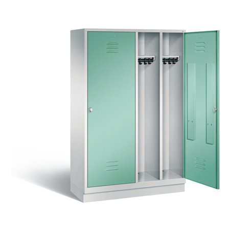 C+P Schwarz-Weiss-Spind Classic, H1800xB1190xT500mm, Front Lichtgrün, Korpus Lichtgrau (8220-40)