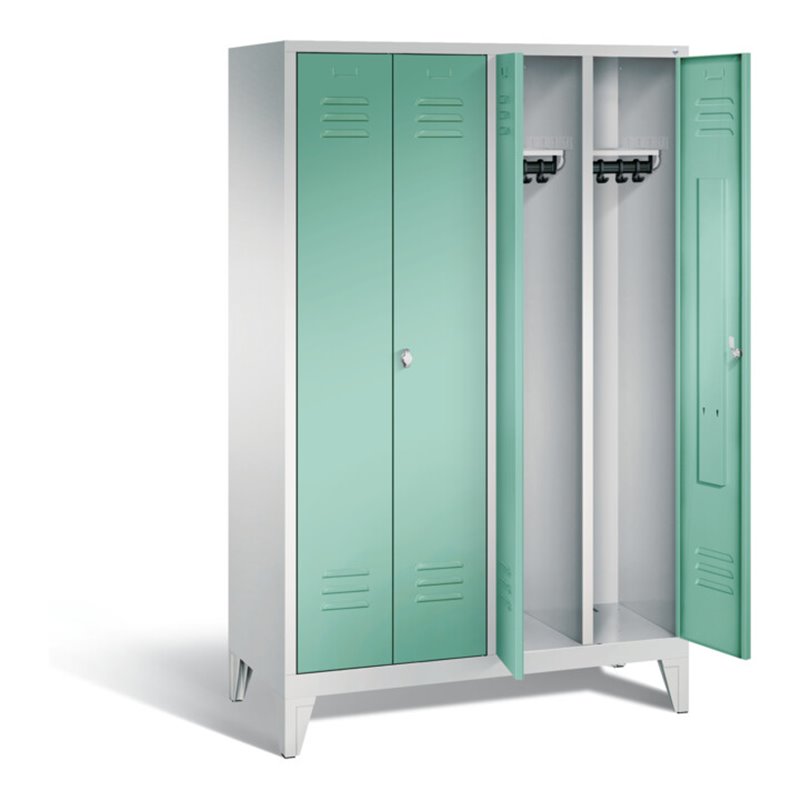 C+P Schwarz-Weiss-Spind Classic, H1850xB1190xT500mm, Front Lichtgrün, Korpus Lichtgrau (8012-40)