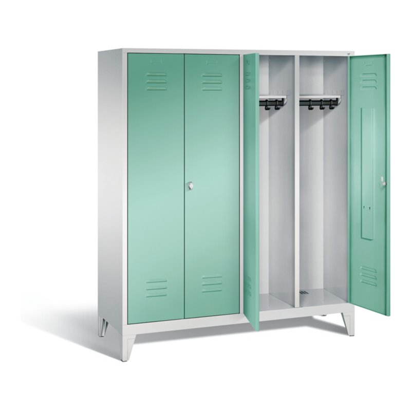 C+P Schwarz-Weiss-Spind Classic, H1850xB1590xT500mm, Front Lichtgrün, Korpus Lichtgrau (8012-42)