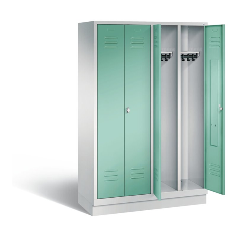 C+P Schwarz-Weiss-Spind Classic, H1800xB1190xT500mm, Front Lichtgrün, Korpus Lichtgrau (8022-40)