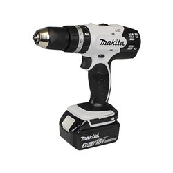 Makita Akku-Schlagbohrschrauber 18V in weiß / 3,0 Ah, 2 Akkus + Ladegerät im Transportkoffer