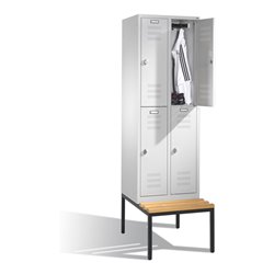 C+P Spind doppelstöckig Serie 128, Garderobenschrank auf untergebauter Sitzbank