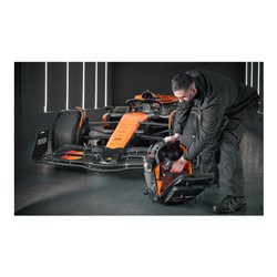 DEWALT Rucksack-Trolley MCLAREN Design mit Rollen und Teleskopgriff