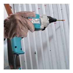 Makita 2-Gang-Schrauber 6807