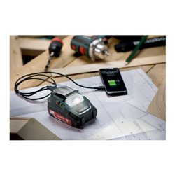 Metabo Akku-Power-Adapter PA 14.4-18 LED-USB mit 12 V-Anschluss und LED-Licht Karton