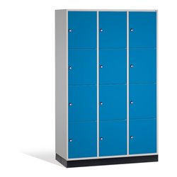 C+P Schließfachschrank Intro XL, 12 Fächer, H1950xB1220xT600mm Front Lichtblau Korpus Lichtgrau