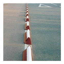 Moravia Bordsteinaufkantung rot weiß reflektierend 750 x 120 x 90 mm + Dübelmaterial