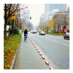 Moravia Bordsteinaufkantung rot weiß reflektierend 750 x 120 x 90 mm + Dübelmaterial