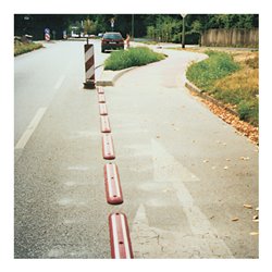 Moravia Trennbalken rot weiß reflektierend 1200 x 150 x 45 mm + Dübelmaterial