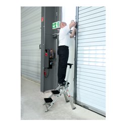 Euroline Alu-Sicherheitstreppe mit S. Bügel, klappbar Nr. 334