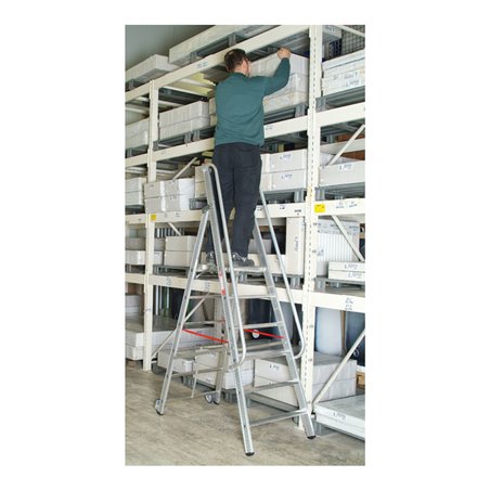 Euroline Alu-Stufenstehleiter mit großer Standplattform Nr. 32677
