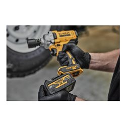 DEWALT 18V XR Akku-Schlagschrauber, 1/2' (bürstenlos), max. 813 Nm - Basisversion DCF891NT-XJ