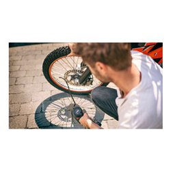 Bosch Akku-Druckluftpumpe UniversalPump 18V