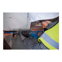 Bosch Akku-Säbelsäge GSA 18V-28 mit L-BOXX