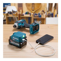 Makita Akku-USB Adapter 40V max.
