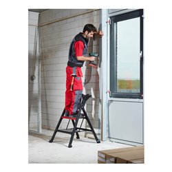 Altrex X-Pro® Stufenstehleiter und Werkbank